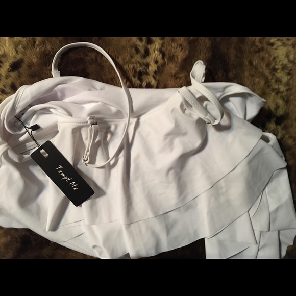 Flattering 2-Pc Medium Fluttering Top Pink Bottoms - Picture 4 of 7